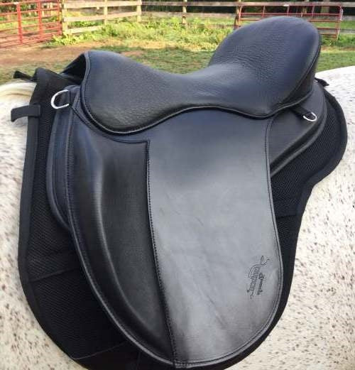 Freeform Tempo Dressage Saddle
