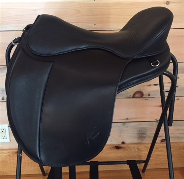 Freeform Tempo Dressage Saddle